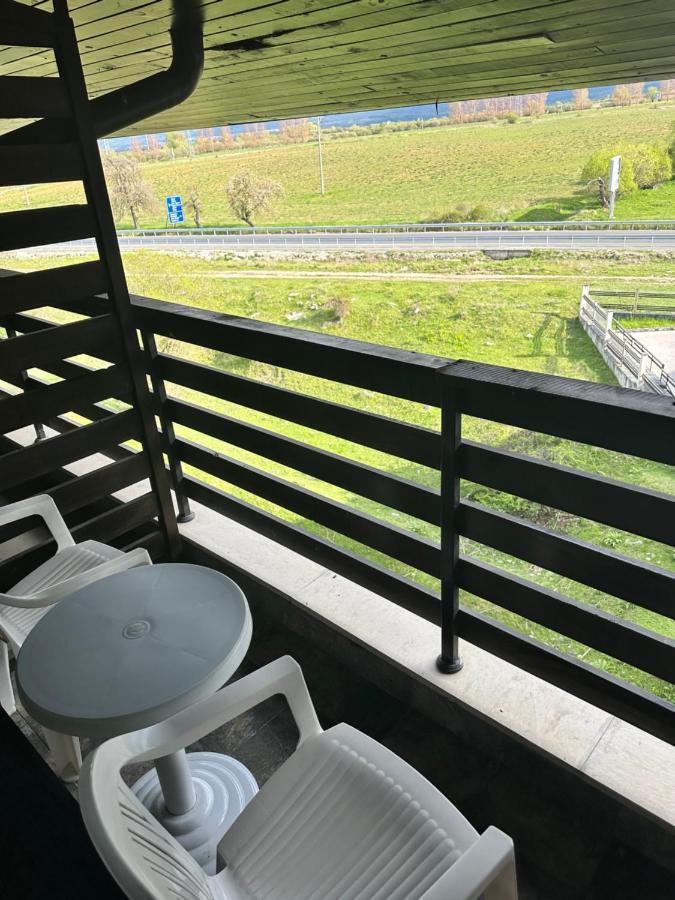 Aspen Luxury Apartamnet Razlog Extérieur photo